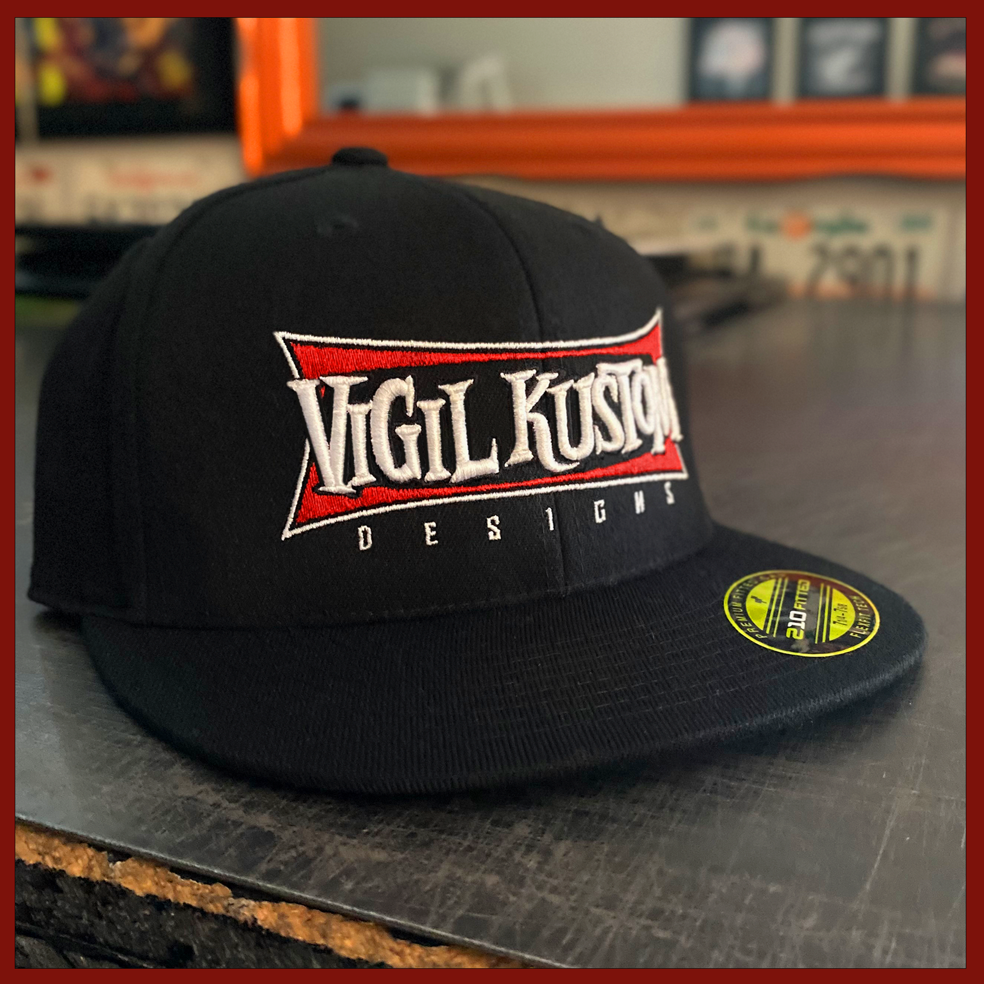 VIGIL RETRO DESIGN RED